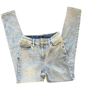 Express High Rise Skinny Jeans
High rise 
Flexx Hyper